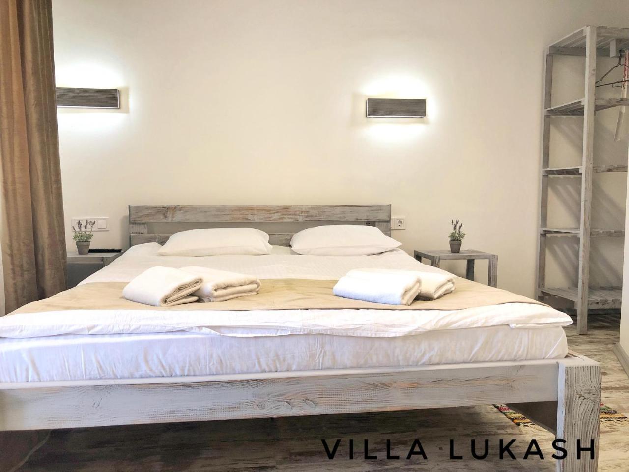 Villa Lukash Yanoshi Extérieur photo